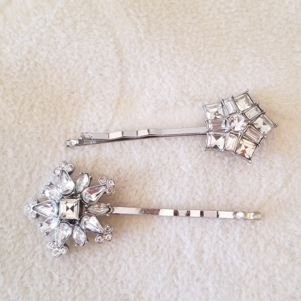 C+ I Snowflake Hair Pins